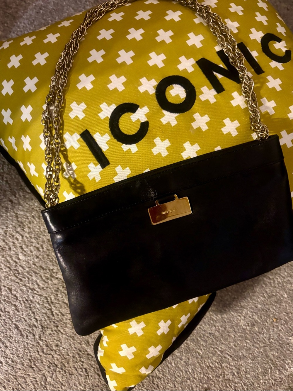 Kate Spade" Vintage " Black Leather Shoulder Bag with Woven Gold Chainlink Strap